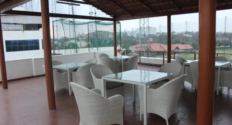 Mak Hotel Bangalore Extérieur photo